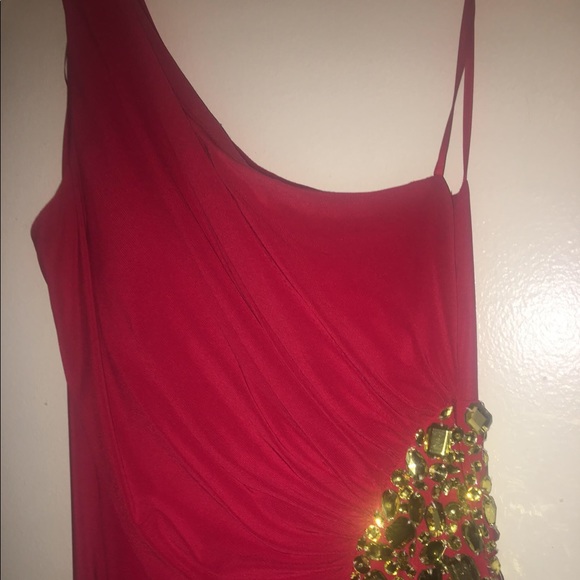 Gown - Picture 2 of 3